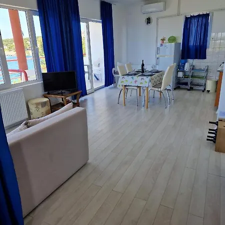 Appartement Malo Misto Primošten