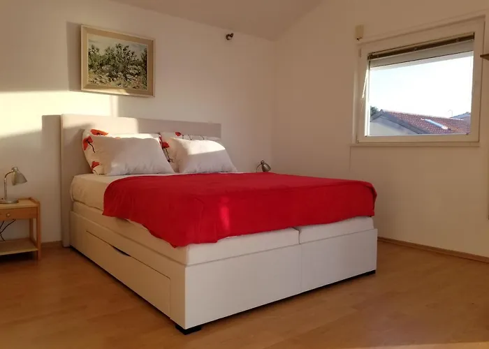 Malo Misto Apartman Primošten